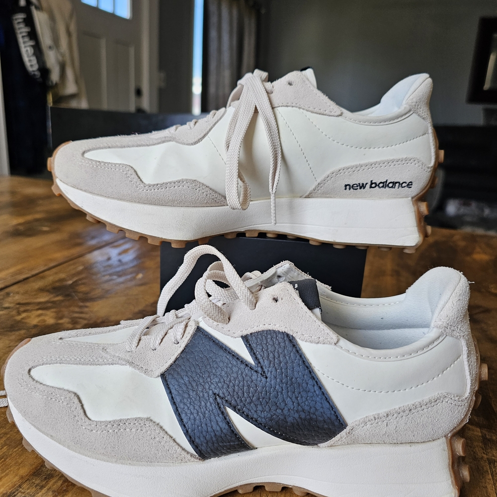 New Balance 327